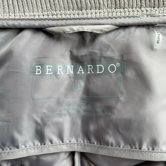NWOT Bernardo fitted packable puffer - Picture 12 of 13